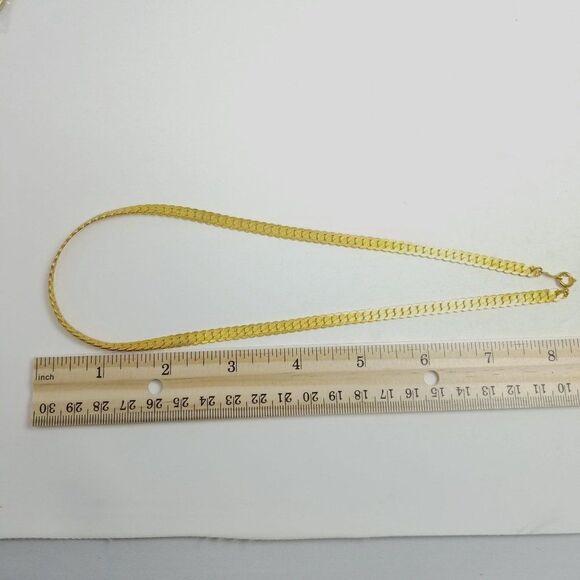 Vintage Flat Chain Necklace, Gold Tone, Nice Length, Classic Style, Estate - Picture 3 of 4